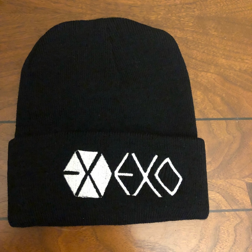 NWOT EXO Black Beanie 🖤